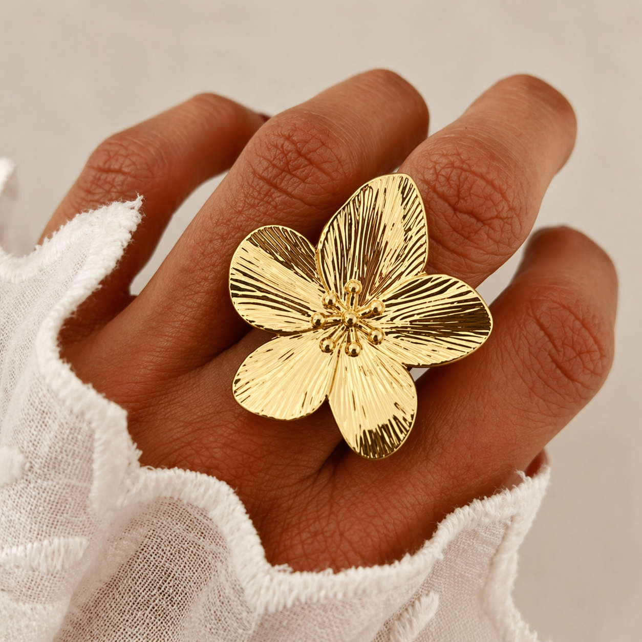 Isle Of Paradise RING