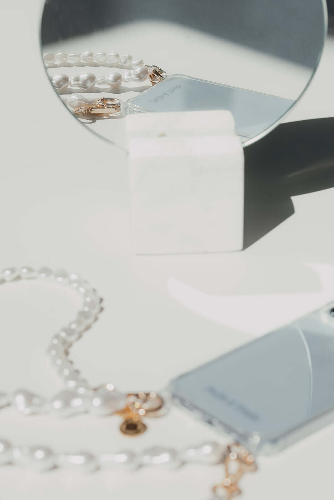 Short Pearl PHONE STRAP Folie à Trois