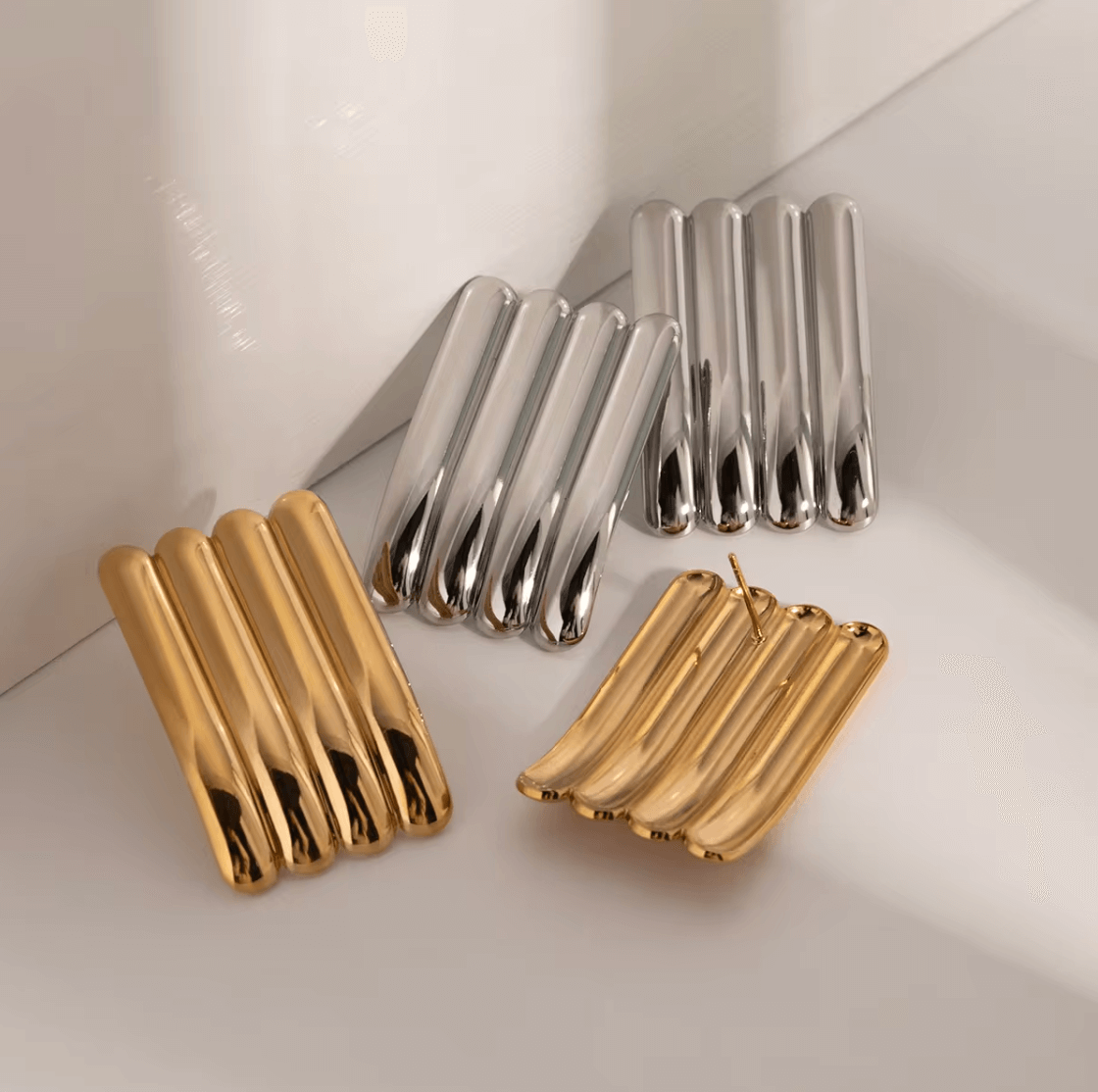 Meet Me On The Dance Floor EARRINGS Folie à Trois