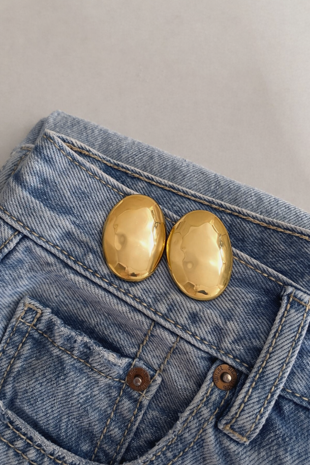 Main Character EARRINGS