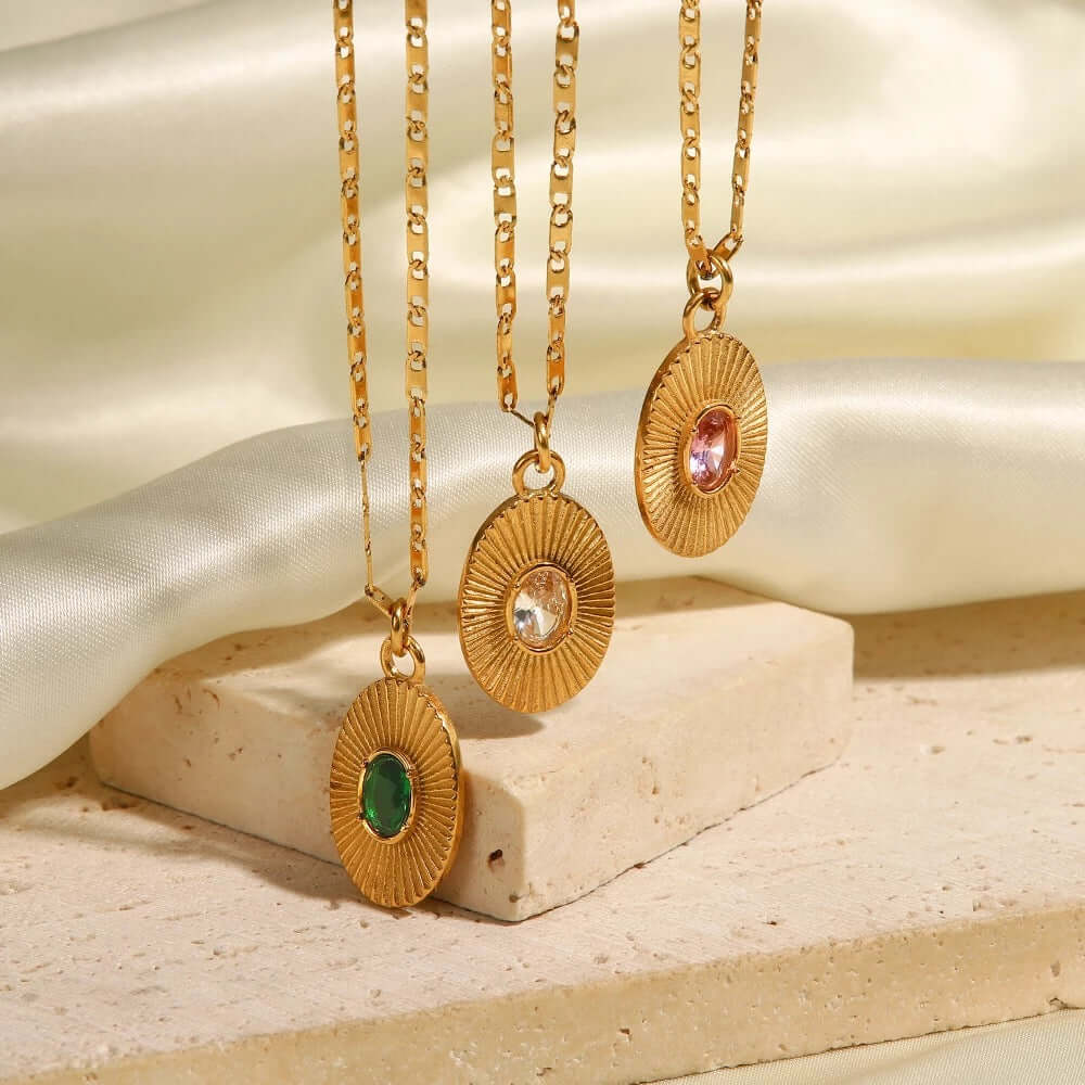 More Than Friends NECKLACE Folie à Trois