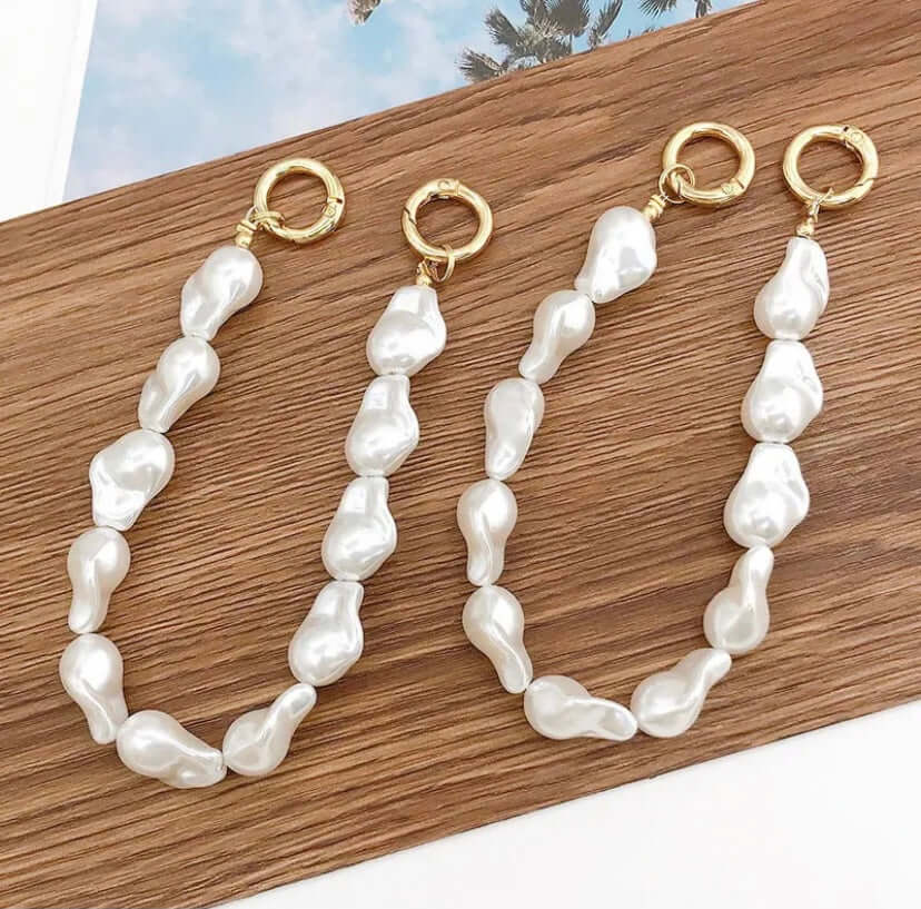 Short Pearl PHONE STRAP Folie à Trois