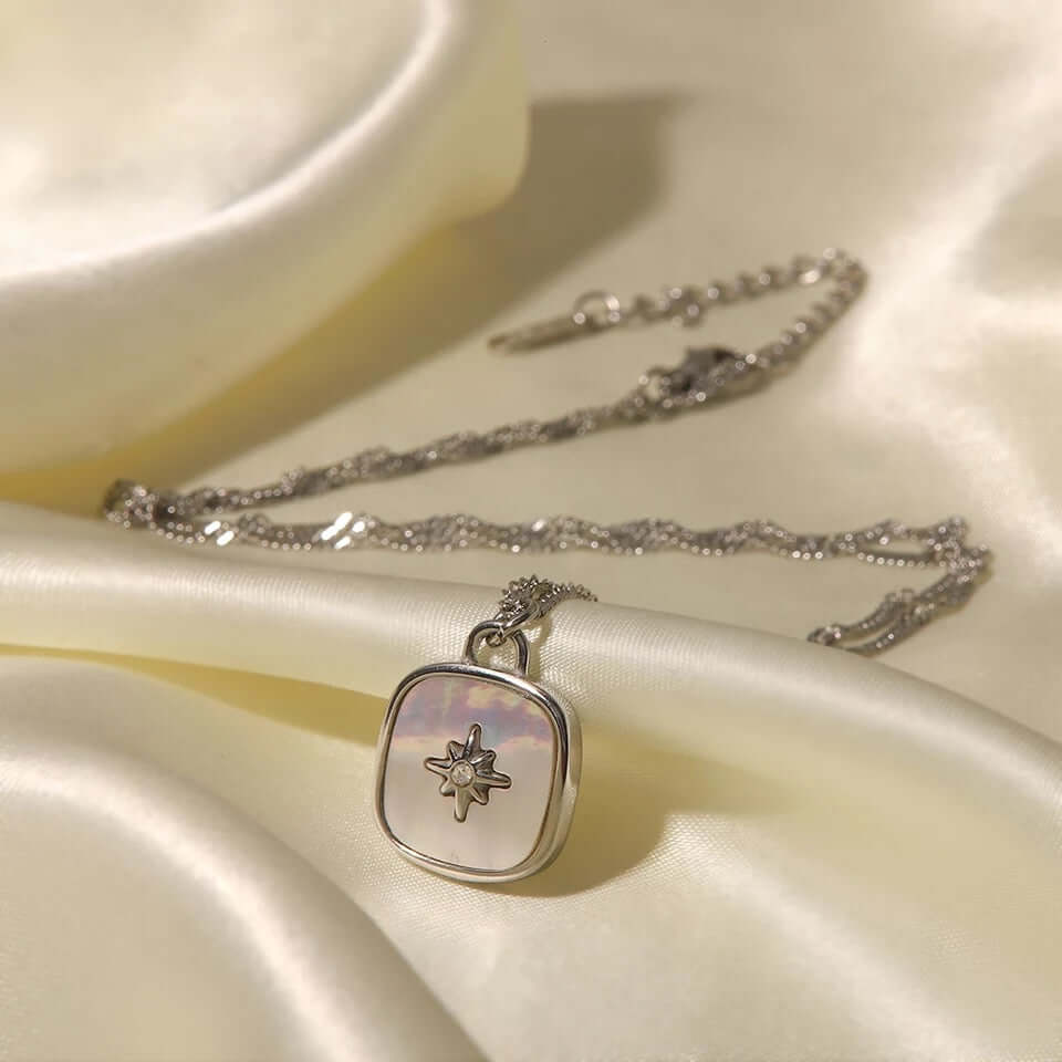 No Wrong Moves NECKLACE Folie à Trois