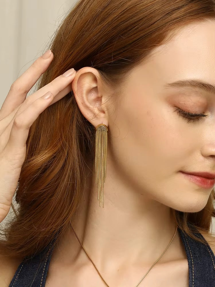 Kiss & Tell EARRINGS