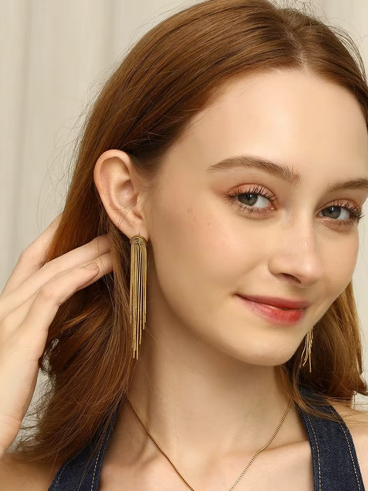 Kiss & Tell EARRINGS