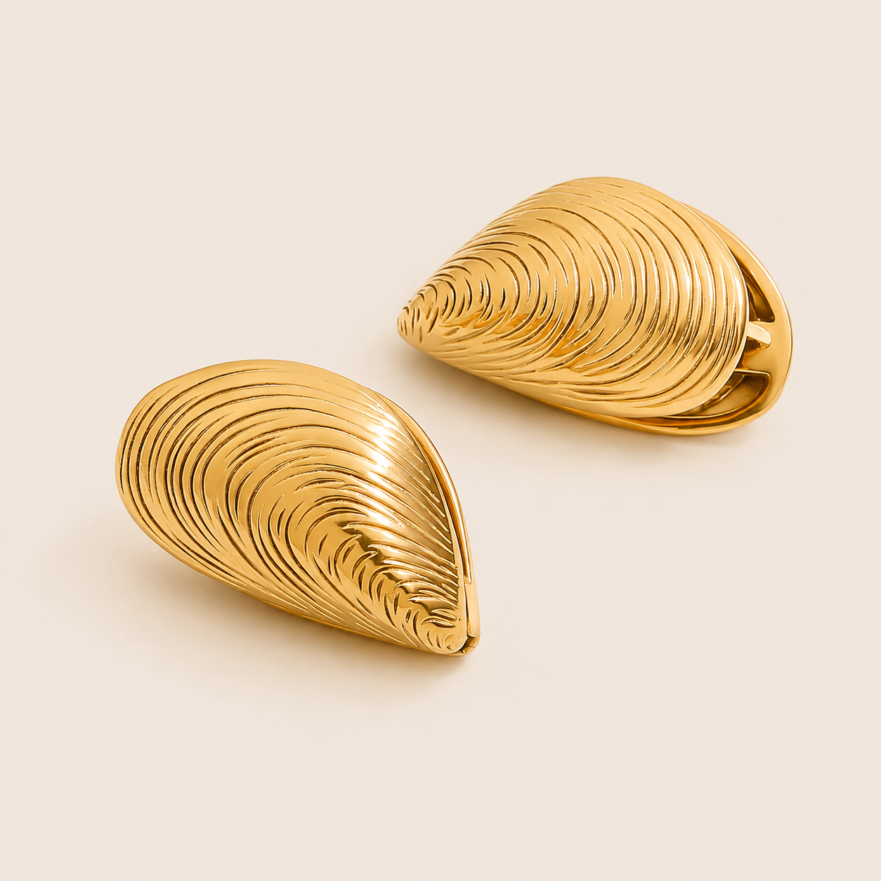 Cadaqués Gold Hoop Earrings – Stainless Steel by Folie à Trois