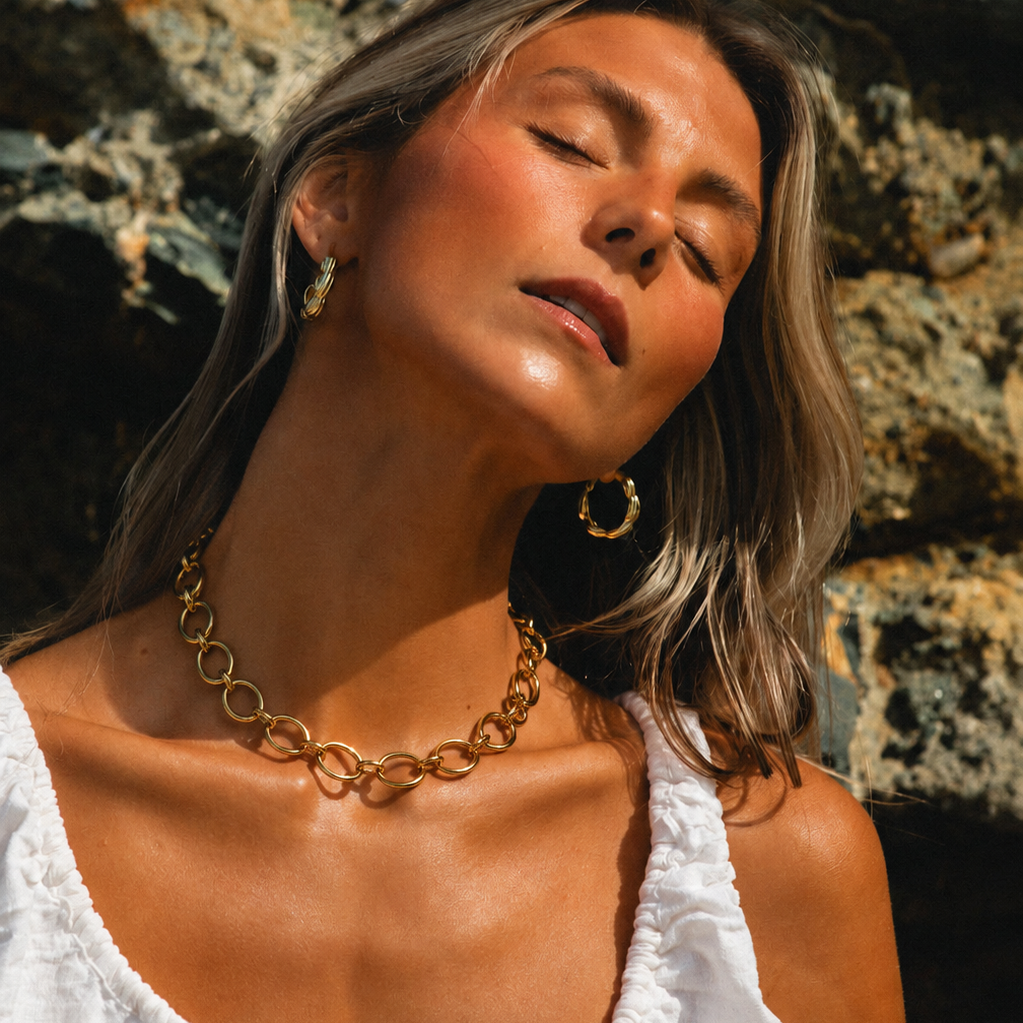 Loved and Lost Necklace on Model – Folie à Trois