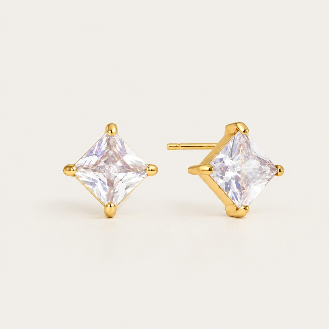 Gold Quadra EARRINGS: square-cut white zirconia studs in a four-prong gold setting — Folie à Trois