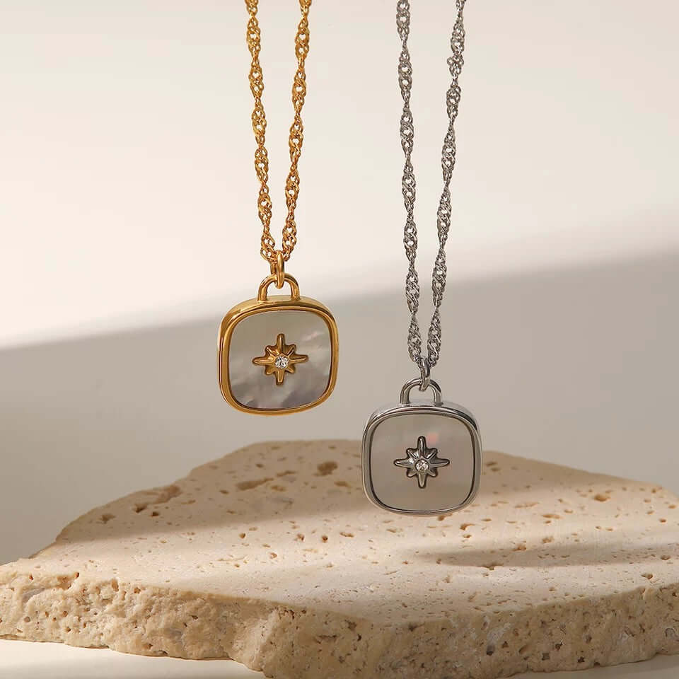 No Wrong Moves NECKLACE Folie à Trois