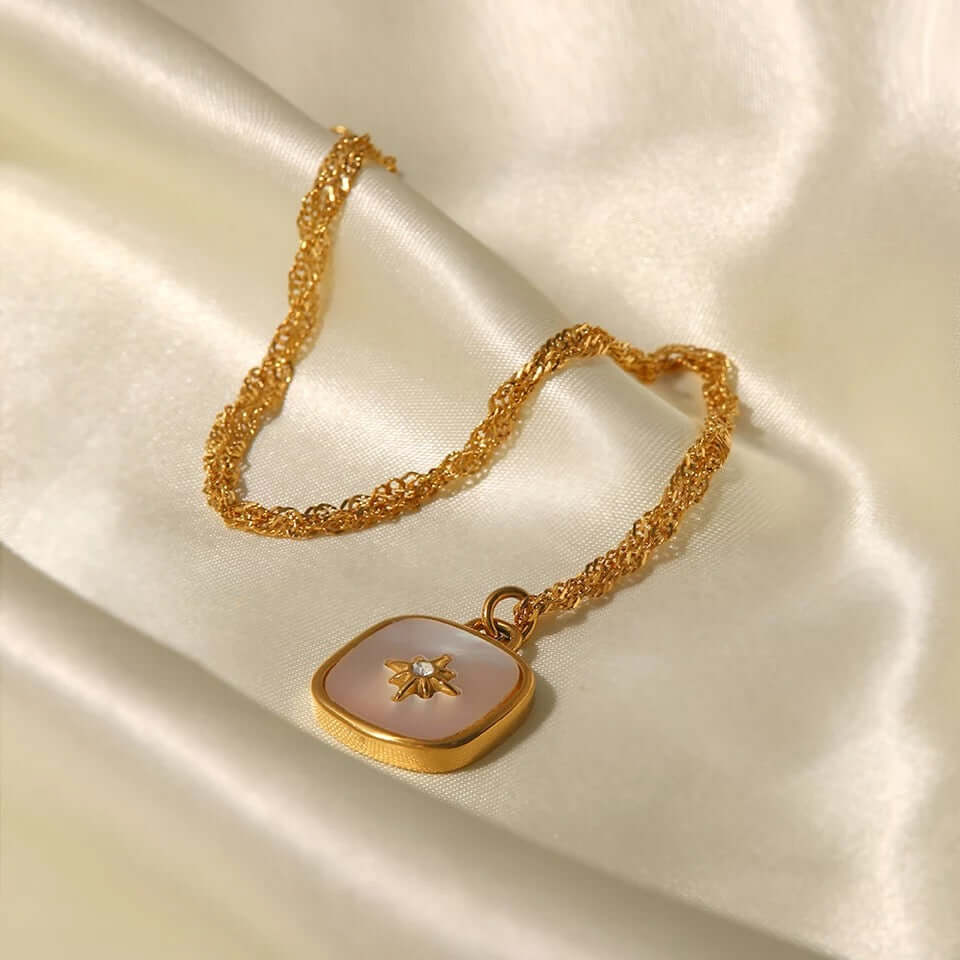 No Wrong Moves NECKLACE Folie à Trois