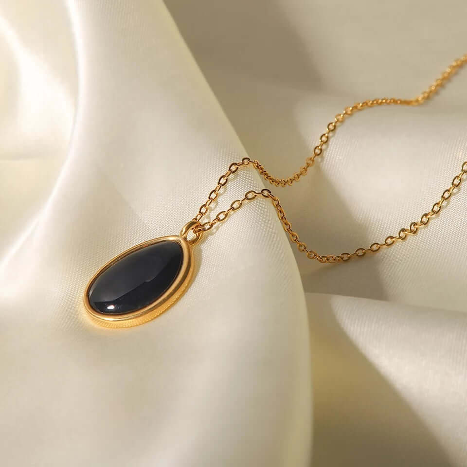 Loved Up NECKLACE Folie à Trois